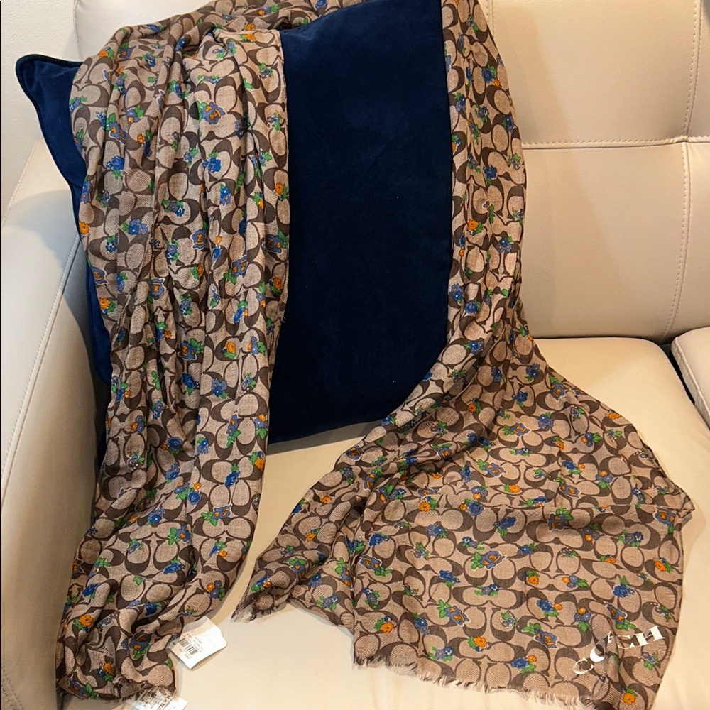 Coach Signature Floral Badlands Oblong Scarf, NWT - Picture 6 of 8